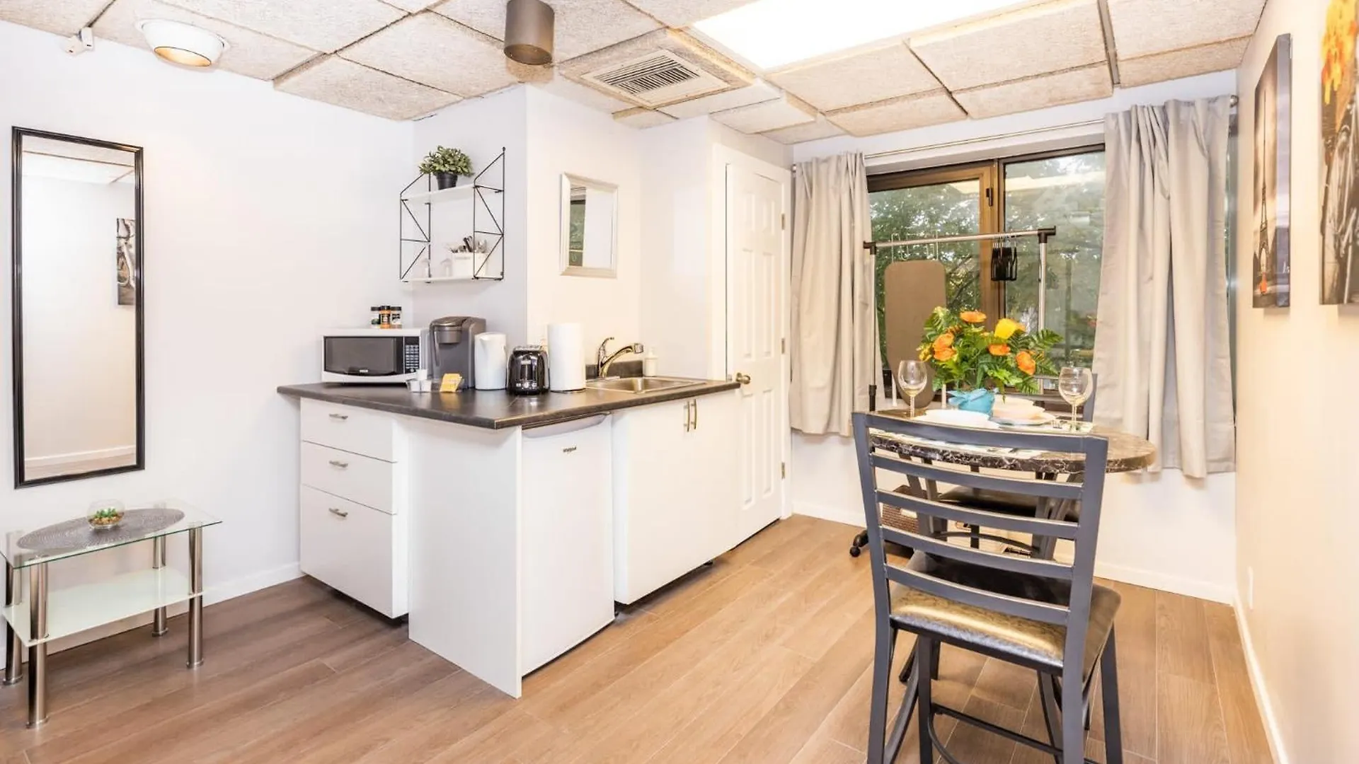 Studio King Bed Apartment - Close To Chinatown Ottawa